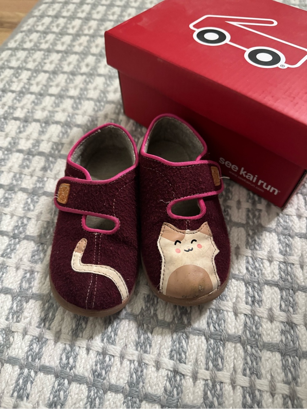 See Kai Run Kids Maroon Mary Janes with Cat Appliqué